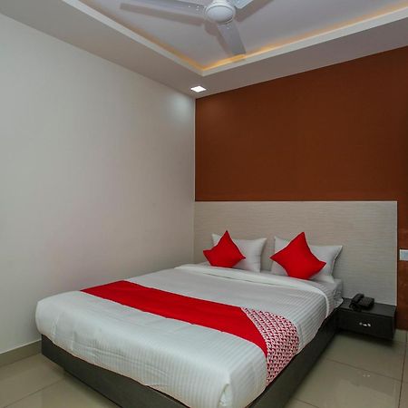 Hotel O Varcity Phi Premium Pavilion ,Above Hdfc Bank ,Near Anjaneya Temple Madiwala, Hosur Main R Бангалор Экстерьер фото